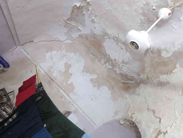 السلام عليكم 
بيت ورثة قديم للبيع
مساحة 63 متر 
موقعو كلش زين وقريب عالشارع العام 

جانب الايمن /  فاروق القديم قريب على جامع عمر الاسود والبان الشيخ 

للأستفسار الاتصال على هذا الرقم ‏‪***********‬‏
