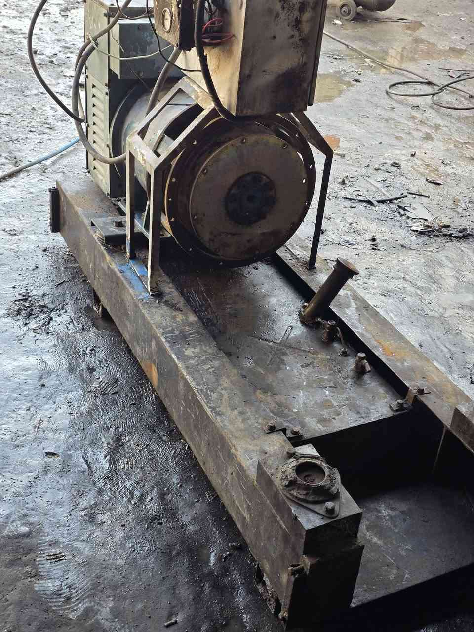 سلام عليكم. توليد. 40  kv  بلاد.  مكاني الصويره
السعر 1000 $ دولار
 ***********
