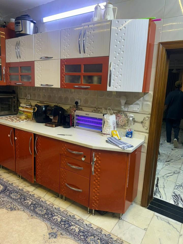 للبيع مطبخ نظيف داخل خشب mdf خارج hdf للبيع مع الطباخ و المرشحة كامل السعر مليون و ٢٠٠ مكاني المنصور 
للتواصل هاص او وتساب ***********
