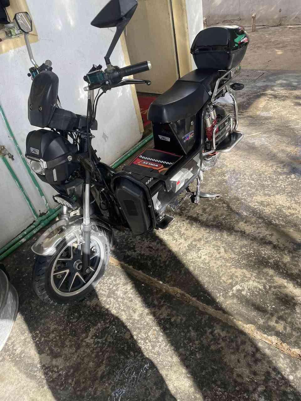 سلام عليكم. دراجه.  جبلي. موديل 2023. جديد. ونضافه فولل.    كلشي ع فحص.   وبصمه. بطارياته جديده. ايضاً. ع فحض.  وتوصل رقمي. . ***********
