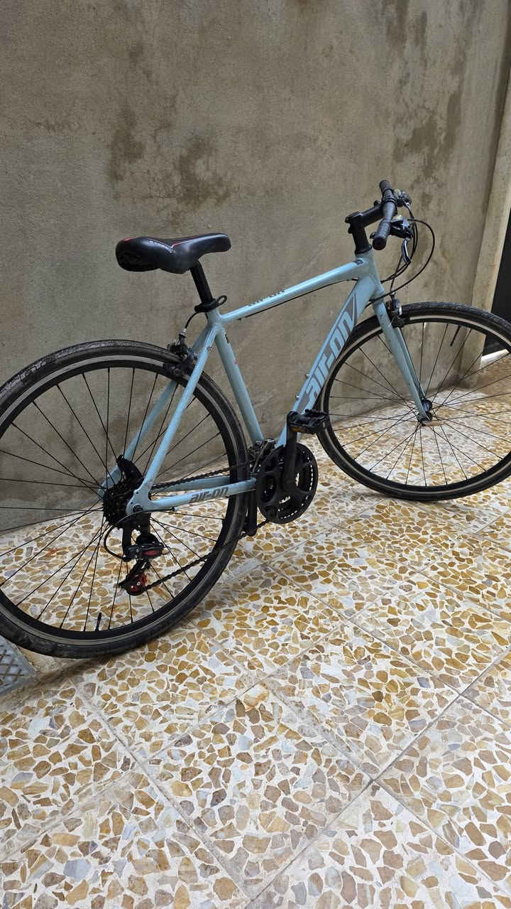 البايسكل جديد  هاي الصور كدامك

كير نضيف 

تايرات جديدة 

فحمات جديده 

الچوبات  جديدات 

والوياله حلوات وجديدات 

والبايسكل مال سباق حجم 28  ياباني700

  سعر 125 الف وبي مجال تواصل  وتدلل 

للتواصل *********** واتساب فقط
