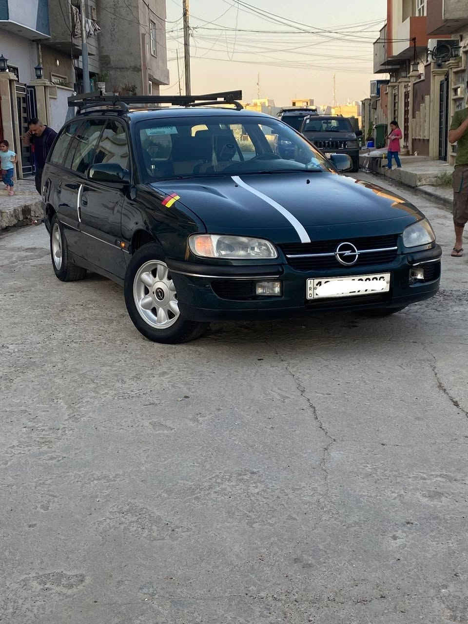 اوبل اوميكا موديل ٩٥ما بيها ضرر بس السقف مالتها مبخوخ مقحل كلشي بيها شغال جامات كهربائي قفل مركزي تايرات جديد بعدها وضع شركه شرط التحويل باسمي هسه جديده وسنويتها جديدها مكاني موصل ايسر رقمها اخو المميز والسعر محركها بي اثر صرف خاص او واتساب ***********
