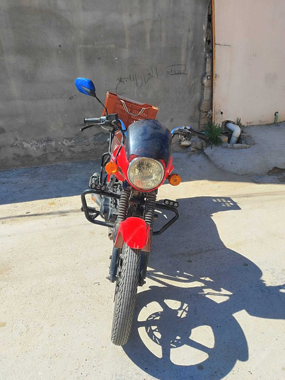 السلام عليكم من رخصت الادمن دراجه للبيع سونك م23 كامله كلشي بيه شغال مكان بعقوبه على خريسان السعر1200وبيه مجال اوراق كامله رقم ***********رقم صاحب الدراجه
