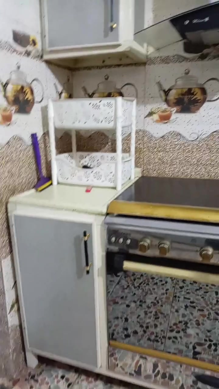 كاونتر للبيع ٣٥٠ الف رقم الموبايل ***********
