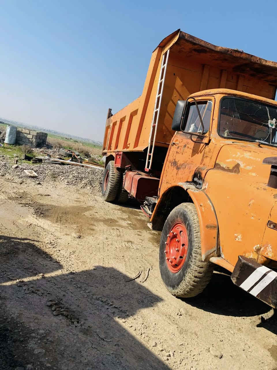 السلام عليكم قلاب للبيع مان اسرائيلي للبيع رقم انبار محرك كير اكسل شرط شركه طخم تاير بدي و جك انضاف بدون فطر شاصي سعر 60 وبيها مجال 
اتصال ***********
