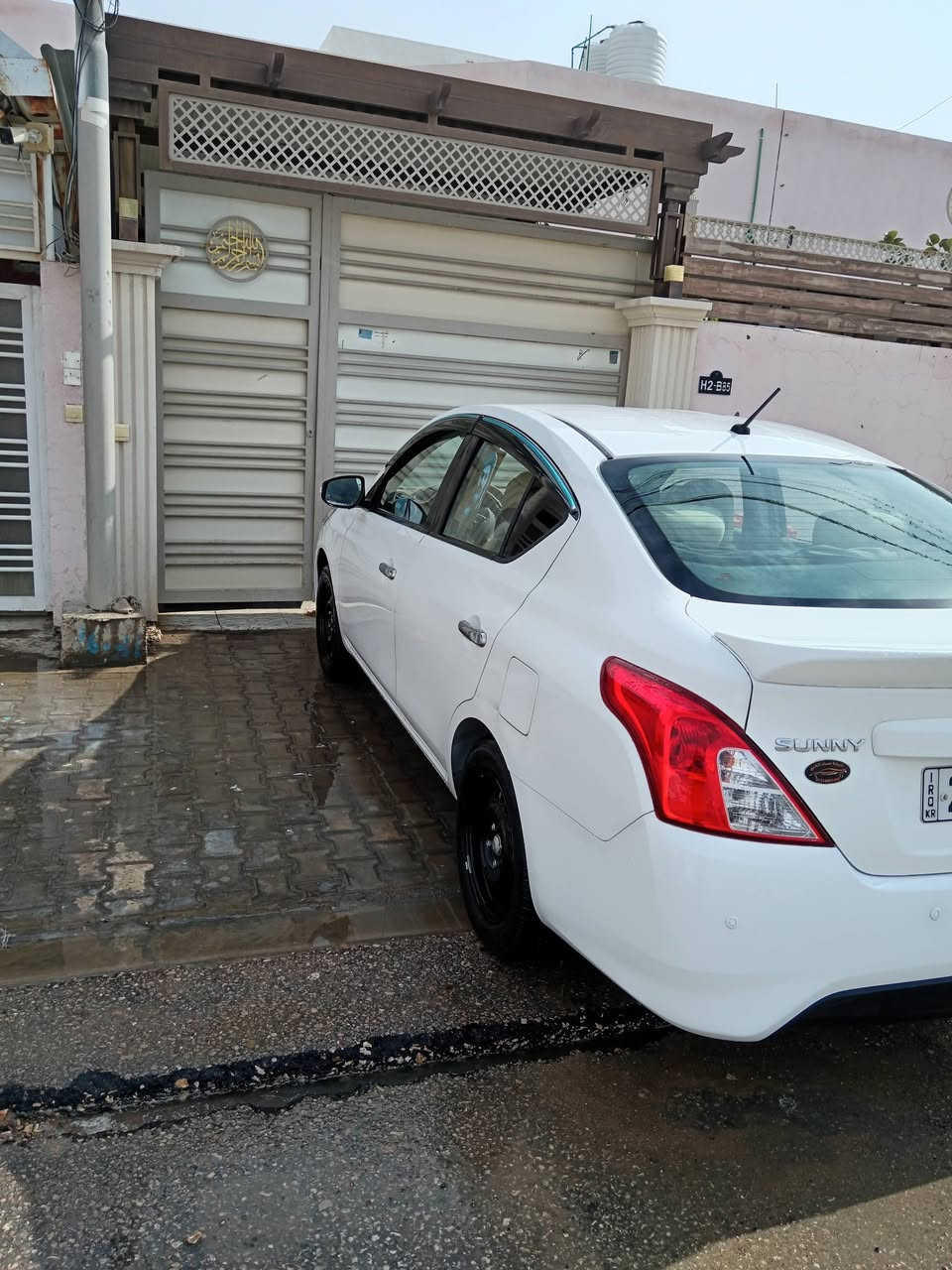 نيسان مصري موديل ٢٥ رقم اربيل ماشيه ١٧ الف كفاله من الضربه والصبغ والحالوب والخطا المصنعي بحالت الشركة وغراضه كامله  بيه شخط يم قبق البانزين موجود بالصور ممتواجد عالنت *********** السعر ١٢٤بيه مجال بسيط
