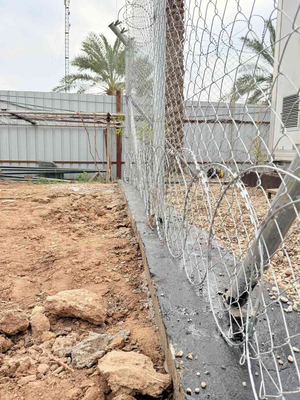 يالله 
تم بحمد الله اكمال موقع في المحافظة واسط 
موقع بناء سياج لبرج اتصالات 

وتبدا الأسعار حسب نوع سمك حجمه
ومساحة الأرض
أعمالنا درجة أولى وموادنا أصلية المنشأ
يوجد كادر فني متخصص بالعمل
نعمل في جميع محافظات العراق
للاستفسار والحجز قم بمراسلتنا من الزر أسفل المنشور
***********(واتساب)
تواصل ويانه والباقي علينا
أو يمكنكم الانضمام إلى المجموعة الخاصة في أعمال
