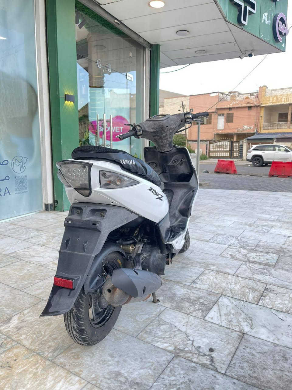 سلام عليكم
الدراجه ماكس مضلع نوزل 
السعر 450 ألف 
العنوان العطيفيه قرب شارع حيفه 
***********
