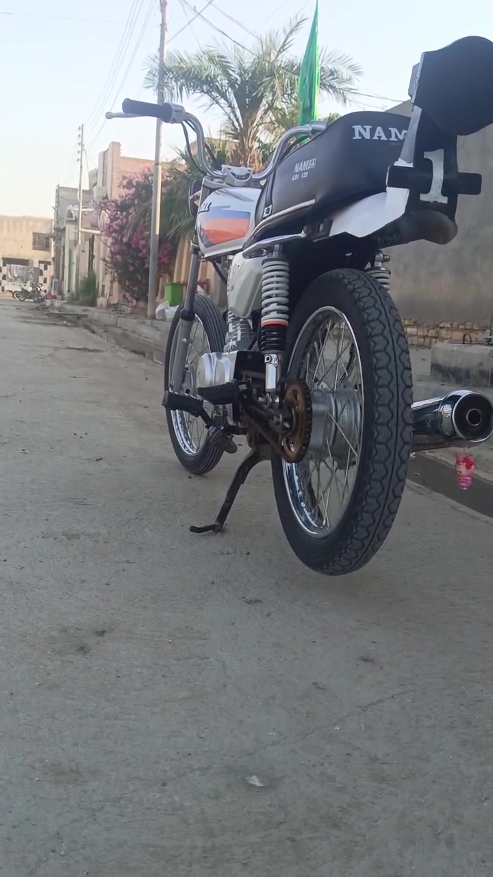 سلام عليكم دراجه البيع وراق مامفتوحه ودراجه نضيفه سعر تصال
***********
