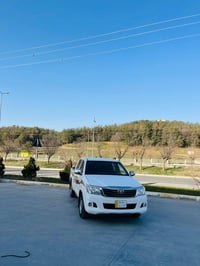 هايلكس • ٢٠١٥ • ١٠٨٠٠٠ كم