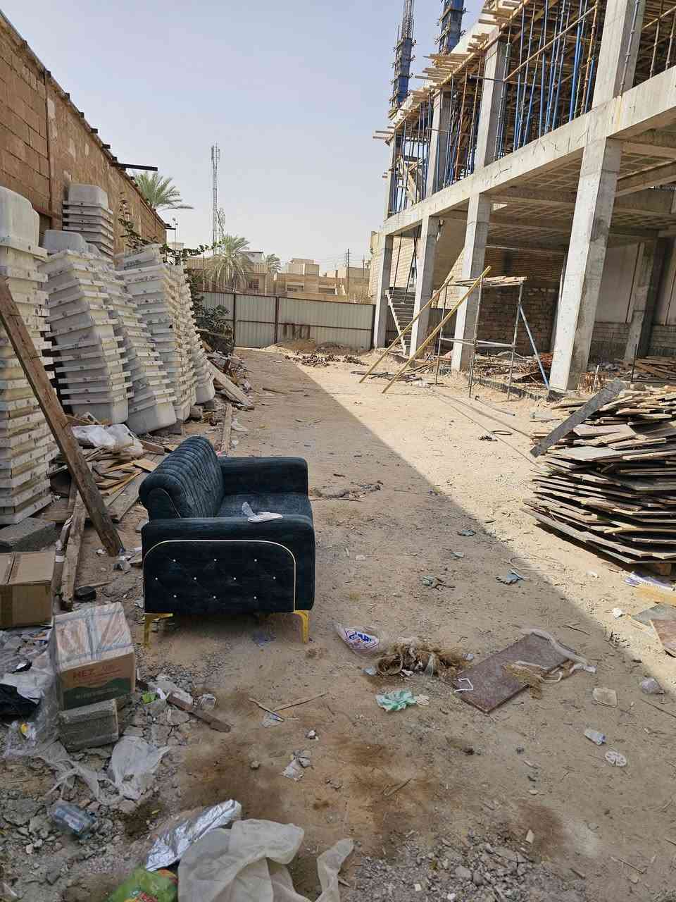 قطعة أرض تجارية في حي المعلمين ٣٠٠ متر (١٠×٣٠) للبيع أومراوس مع بيت أو قطعة سكنية في حي المعلمين أو حي الحر أو العامل للمعلومات الاتصال على الرقم ***********
