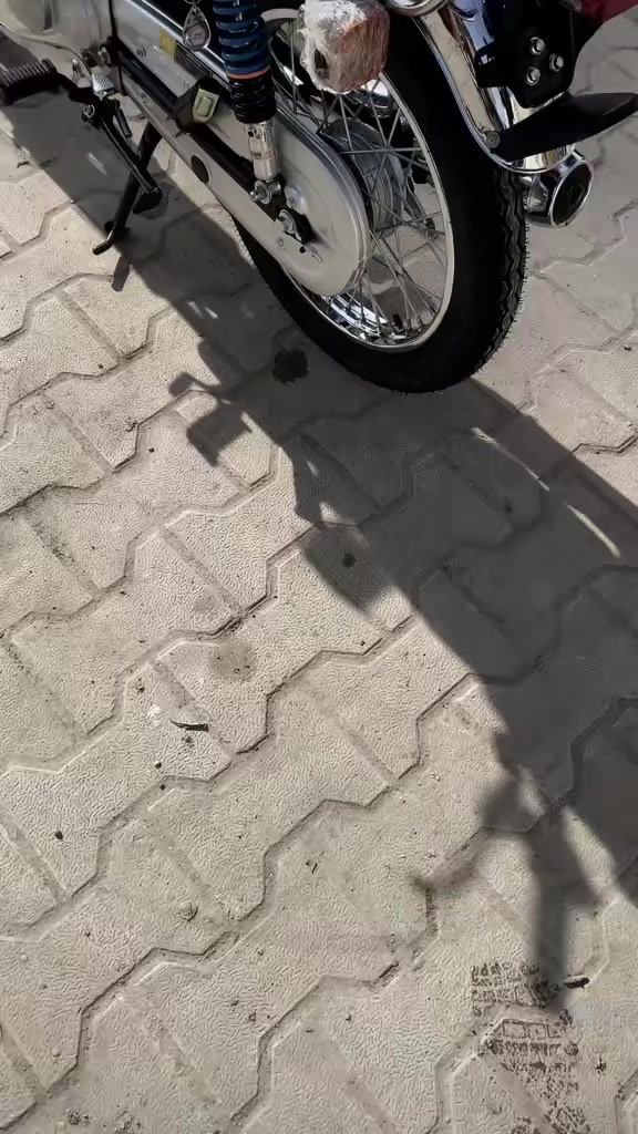 سلام عليكم
نامه شلامجه ايراني اصلي موديل 26 اوراق ستنساخ
صارلها 40 يوم من طالعه من المعرض مكفوله من كلشي دراجه فول سحك مضبوط الثاني يدك 85 وياها جنطه وجادر ومرايات السعر مليون وبيها مجال بسيط شراي تشلع عيوني 
*********** متواجد ماسنجر
