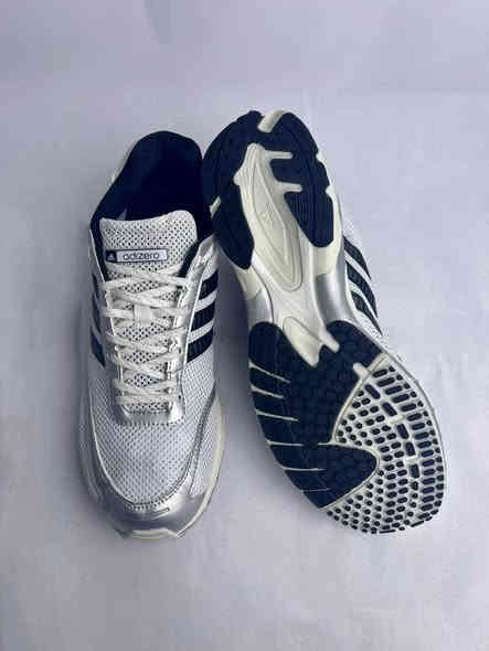 السلام عليكم حذاء اديداس فيتنامي اصلي قياس 44(28cm)جديد بدون كارتون، السعر 30 الف قفل، فلات فوم كامل مريح ونازك. يوجد توصيل جميع المحافظات ، للتواصل خاص او على واتساب ***********
