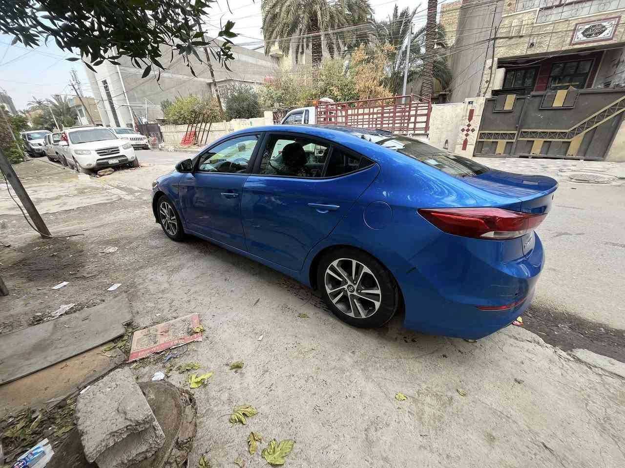 النترا 2017 وارد امريكي 
حادثها باب السائق + جاملغ مبدل اصلي + صبغ هلال جاملغ خلفي عكس السائق باقي السيارة مكفولة من الصبغ 
المواصفات 
تحكم جهتين 
كامرا دوارة + شاشة اصلية 
كشنات تدفئة
رادارت مري جانبية
بصمة تشغيل
بصمة ابواب 
ويل كروم 
وباقي الموصفات المعروفة
المحرك مفتوح 
رقم بغداد باسمي تحويل ثاني يوم 
السعر 122 بيها مجال بسيط 
ملاحضة حدادية جديدة
باتري جديد
داينمو جديد
رقمي ***********
المكان بغداد الكرادة
