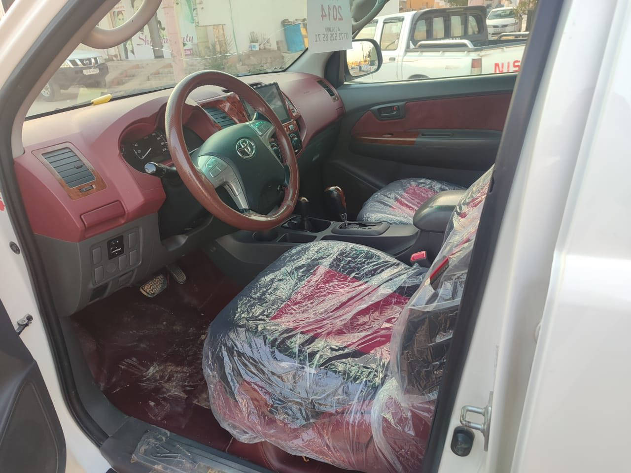 السلام عليكم للبيع بيكم تيوتا هايلكس موديل 2014 فور ويل كير أوتوماتيك رقم سليمانيه ماشيه 100الف حقيقي سيارة جديدة كلش مكفوله من الصبغ والبارد السونار مرفق مع الصورة السعر 235 مكان السيارة كلار 
***********
