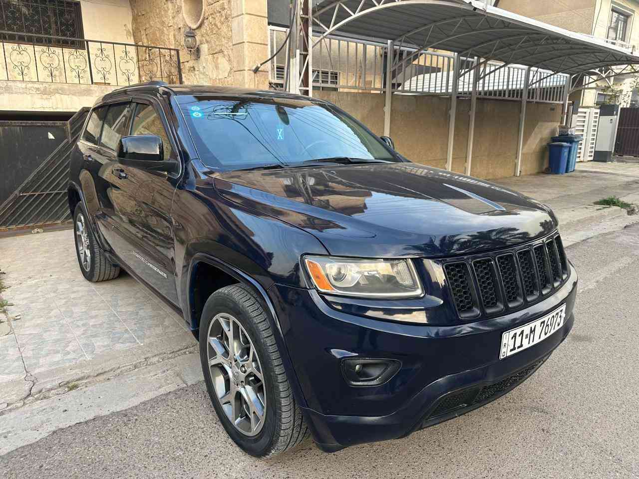 السلام عليكم اخوان
جيب موديل ٢٠١٤ (المرغوب) بانزين عادي 
بسعر ١٦٤ ورقه
ماشيه ١٥٥
محرك ٣٦٠٠ 
بغداد بسمي 
كير اكسل مكينة مكفول وعليها ادامة كاملة 
شاشة 
كير طياره
كشنات جلد 
كشنات كهرباء
تشغيل بصمة 
بيبان بصمة 
لدات خلفيه 
قطعتين تبريد خلفي امامي
تبريد ثلج
بيها صبغ ٤ قطع فقط موجود التصوير
 فقط توحيد لون من امريكا قطعتين 
مكاني بغداد العامريه 
***********
