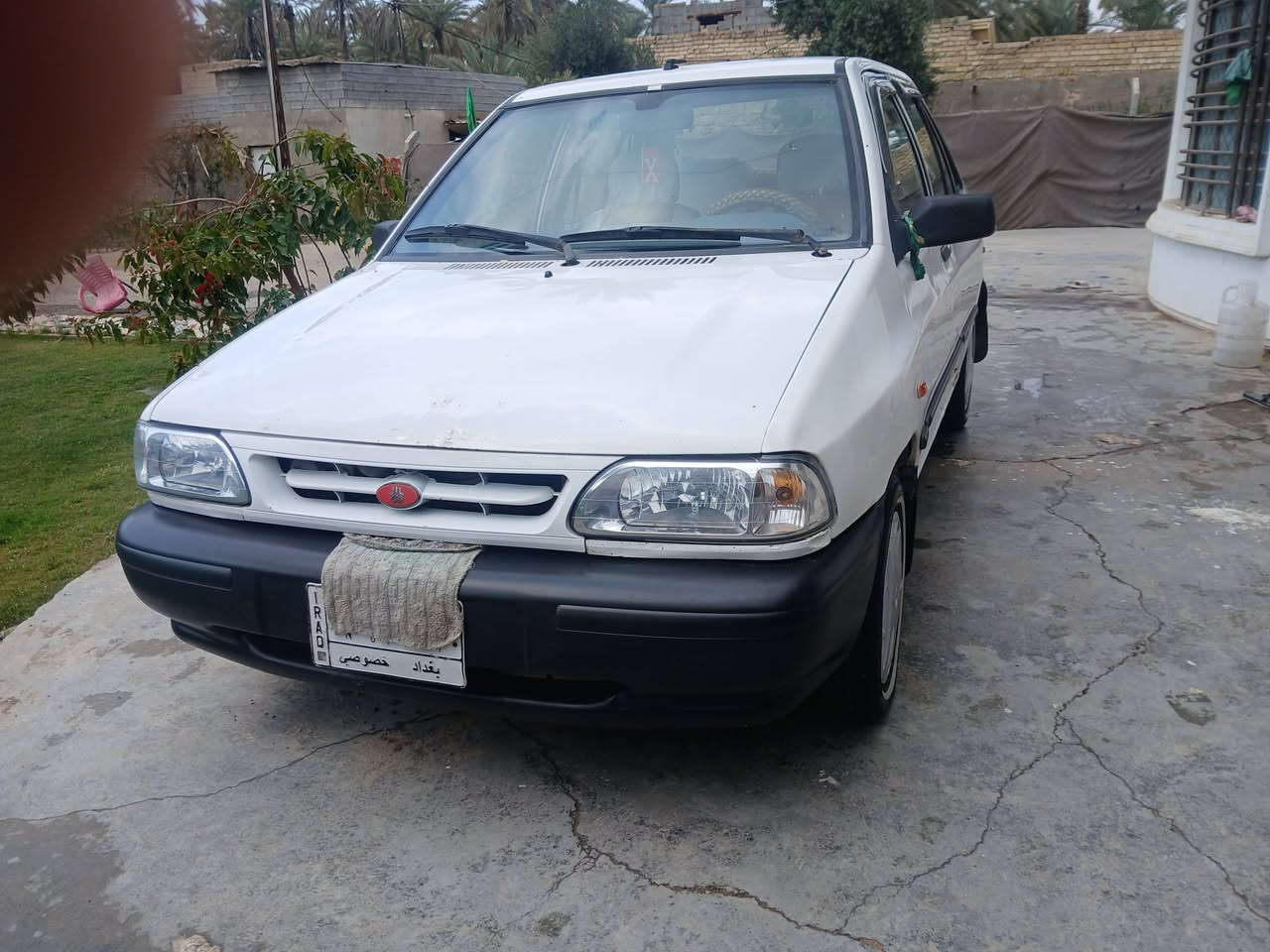 سايبة  2012رقم بغداد سيارة جديدة مابيه كل نقص مكينه جديدة وكير فول تبريد ثلج مكان السياره كربلاء الحسينية *********** السعر 40
