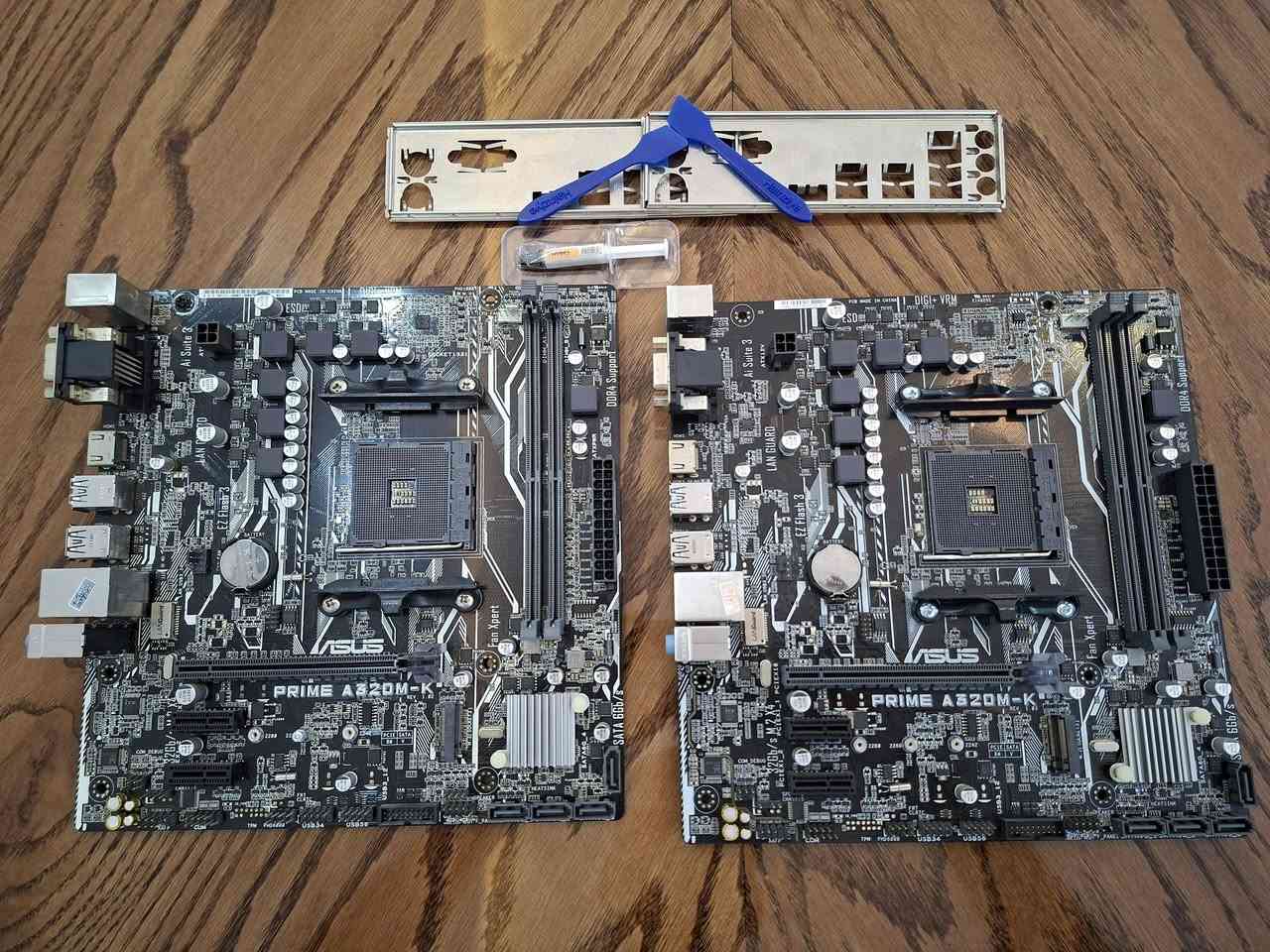 للبيع  لوحة أم ASUS Prime A320M-K
سعر 60 الف الاواحد


**إذا كنت صاحب هذا الإعلان وتريد حذفه لأي سبب، رجاءا أرسل رسالة إلى الدعم الفني**