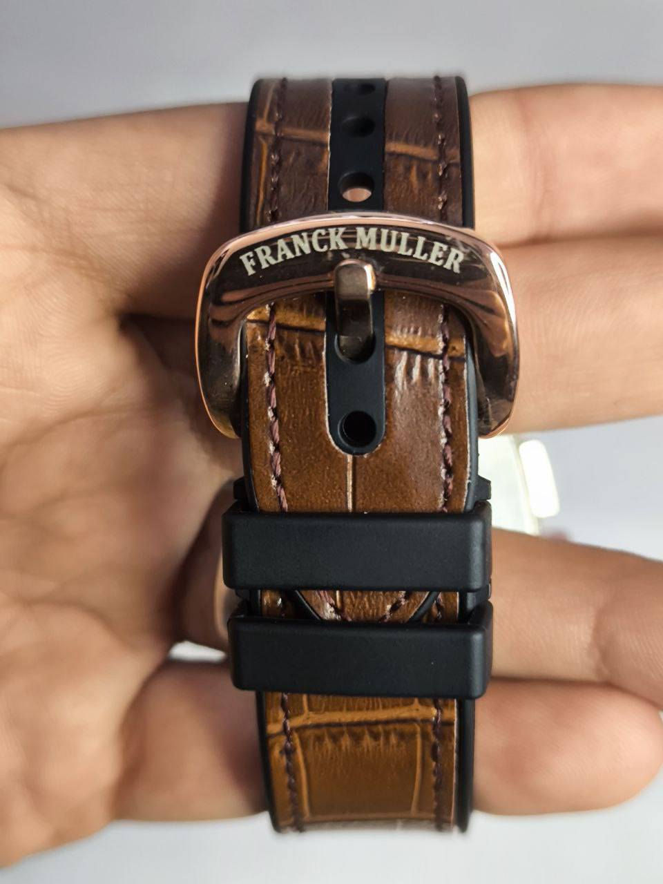 ساعة من ماركة فرانك مولر FRANCK MULLER

تحفة فنية 
مكينة كوارتز نظام ستوبوج( جميع السناتر شغاله ستوبوج )
ميناء مميزة مزودة بمنفذ تاريخ مع ارقام 3D مع اميال لامينوس 
زجاج زفير ضد الخدش 
مقاومة الماء والغبار 
 سير جلد مميز مبطن بسير ربل
مختمة بالكامل 

السعر :- 55 ع اول تم 
للحجز والاستفسار يرجى مراسلة الصفحه


**إذا كنت صاحب هذا الإعلان وتريد حذفه لأي سبب، رجاءا أرسل رسالة إلى الدعم الفني**
