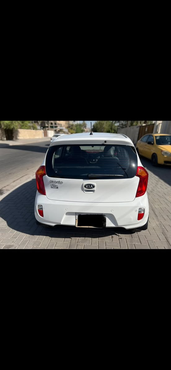 السلام عليكم
كيا بيكانتو( 2013) خليجي
رقم أربيل هزه وسنويه جديده
صبغ قليل جاملغ الخلفي والامامي وطخه بسيطه باب خلفي موضحه بلصور 
ماشيه   ٦٧. الف 
سياره مال بيت كلش نضيفه وجاهزه رقم اربيل 
مكان السياره بغداد السيديه.
السعر    ٨٧ ورقه وبيها مجال 
للاتصال  ***********
