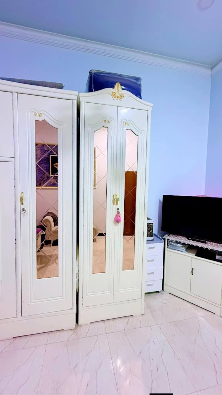 توجد غرفه نوم للبيع خشب عراقي نضام تركي استخدام قليل شرط نضافه فول للاستفسار اتصل على ***********
