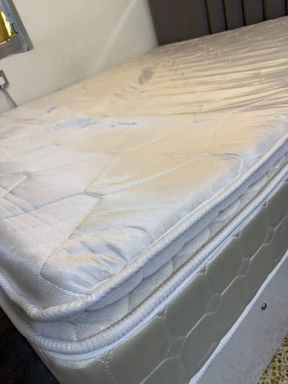 مرحبا عندي هذا دوشك جديد طبي طبقتين صار خمس اشهر من اخذته بس جبير ع جربايتي حيل وداعاني من وره الفرشه ماخذته ب٢٠٠رايدته ب١٦٠امانه الله جديد مابي اي ضرر


**إذا كنت صاحب هذا الإعلان وتريد حذفه لأي سبب، رجاءا أرسل رسالة إلى الدعم الفني**