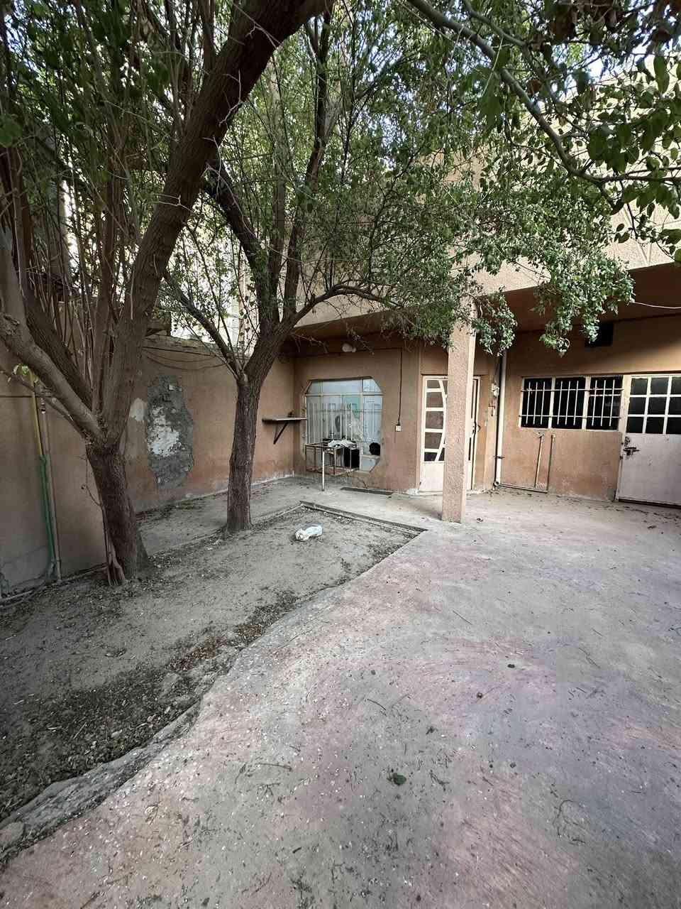 #للأيجار
بيت مشتمل 150 للأيجار لعائلة صغيره 
حي العسكري قرب المحكمة الجديده
يحتوي البيت على
استقبال 
صاله 
غرفة نوم
مطبخ 
صحيات
#ايجار البيت 350 
للاستفسار الاتصال على الارقام التاليه
***********
‭          
0780 014 3171‬
