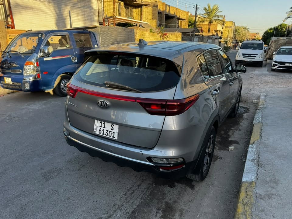 كيا سبورتج
موديل 2020

وارد امريكي 

محرك 2400 gdi

ماشية 92 الف مايل 

حادث ويل خلفي فقط كماً موضح بالصور بدون ايرباك 

شاشة كار بلي 

تحديد مسار 

نزول منحدرات 

درايف مود نورمل سبورت ايكو 

لايت زينون عالي ناصي

ضايفلها منضومة غاز سعه 60 لتر اسطواني

بيها رصعات قليلة مال حالوب المطرة الاخيرة 
السعر 140

 

هاتف 

***********
