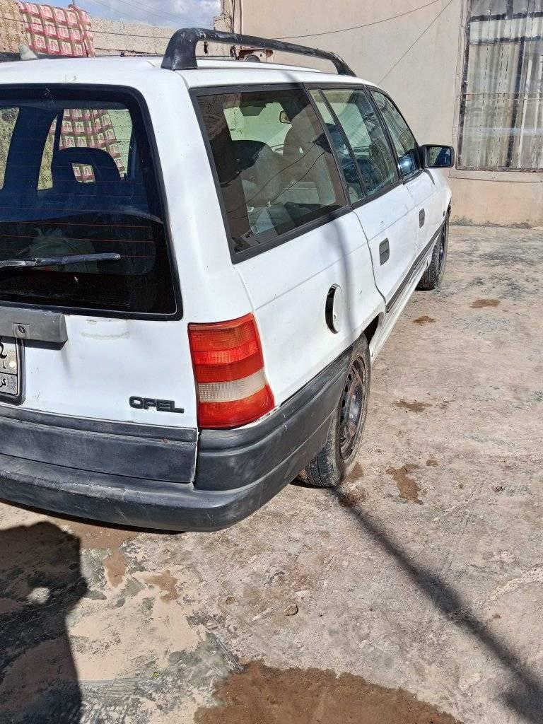 استرا استيشن موديل 93 سنوية مشروع وطني بأسمي بيها بطاقة بانزين 
حجم 20 صبغ عام 
السعر 38 
*********** كركوك, العراق
