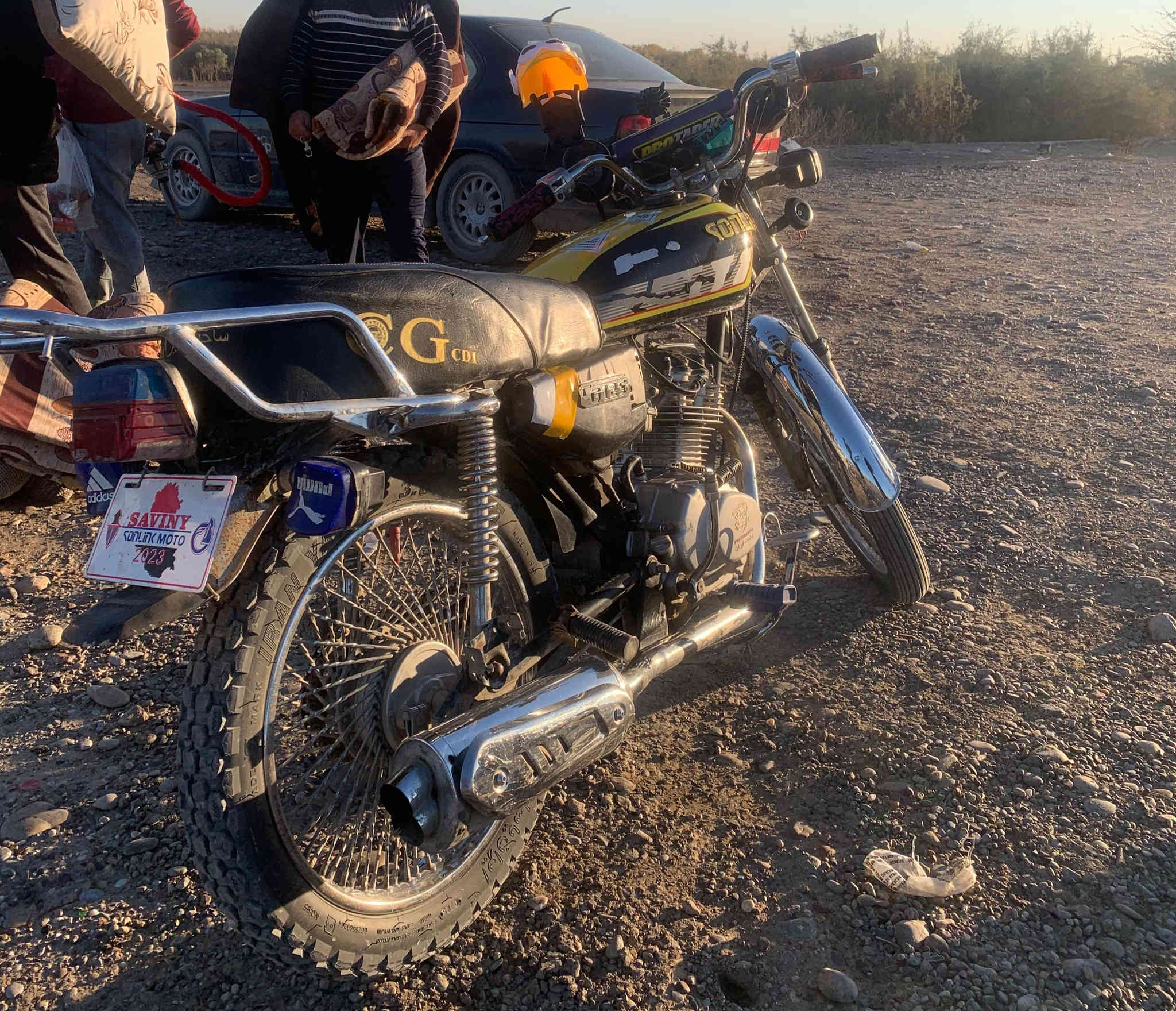 السلام عليكم دراجة للبيع تايكر 21 الماطور مجمبز كامل محرك شرط صالنصة فول معدل وشلعة الماطور بي سماعات ولايتات ام البومة وستان تلفون الماطور كهربائيات كلها جديدة بالشرط الماطور مفتوح مبدل فقط ولفات وشغل درجة اولى المكان بيجي السعر 400 وبي مجال حك جيتك الرقم***********
