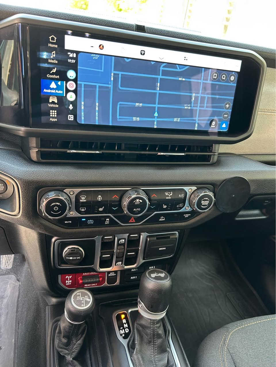 جيب رانكلر ويليس فول مواصفات موديل 2024ماشية 13الف سيارة جديدة بدون اي نقص بيها صبغ جاملغ خلفي  حادثها رايدها ٢٨٨٠٠ $ مكاني حي القاهرة للاستفسار *********** بغداد, العراق
