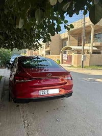 سيارة النترا حمرا  موديل 2023 محرك 2000  وارد أمريكي تشغيل عن بعد وكشن...