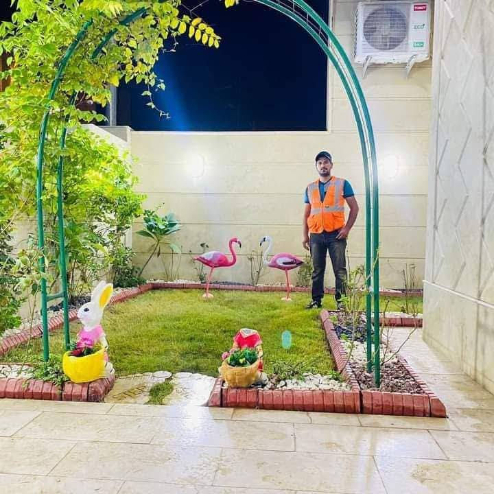 السلام عليكم يوجد حدقجي تقليم اشجار تكريم نخل تنظيف ثيل زراعه النباتات موجود *********** #الجميع
