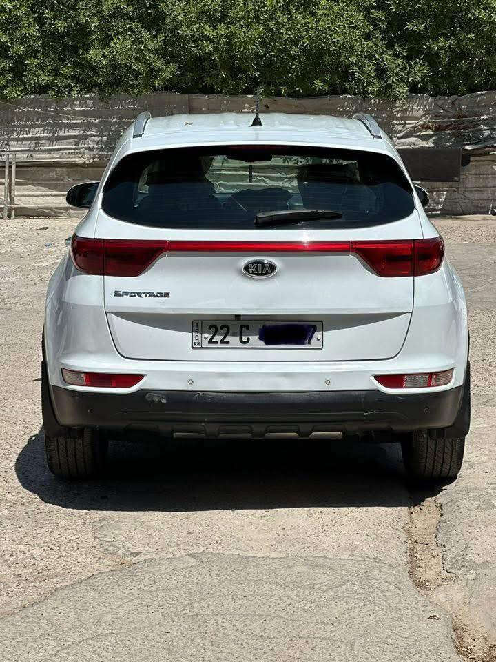 كيا سبورتج خليجي 2017  السيارة بدون حادث فقط بدون صبغ فقط بارد مفتوح محرك مبدل بي ضاغطة وزنجيل 
السعر 160 وبي مجال بغداد حي القاهرة 
***********
