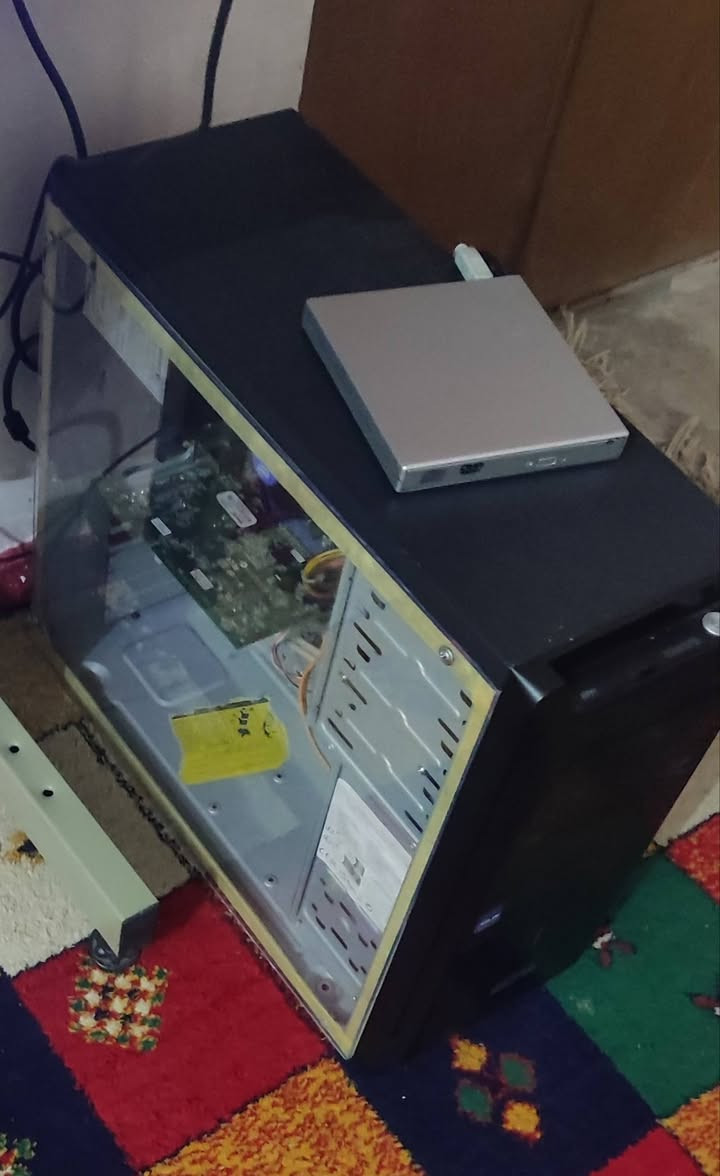 كمبيوتر كور اي ٣ ،، رام ٤ مع هارد ssd 128 مو hdd , مع كارت شاشة خارجي ١ گيكا ،، 
الملحقات ::
وصلة واي فاي نت ،،
ماوس ضوئي ،،
كي بورد ،،
شاشة سستم اصلية من شركة دل ،،
السعر ١٥٠ الف فقط


**إذا كنت صاحب هذا الإعلان وتريد حذفه لأي سبب، رجاءا أرسل رسالة إلى الدعم الفني**