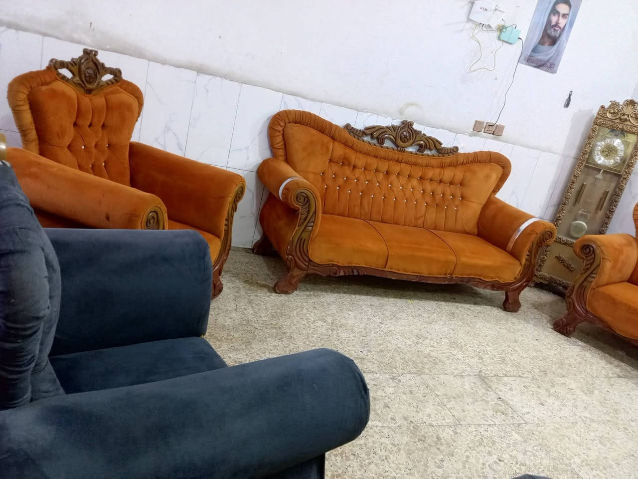 تخم ملكي تكمه مقعده بلوك 10مقاعد ب250الف وبي مجال المكان الوشاش *********** يوجد توصيل بكروة يوجد واتس اب
