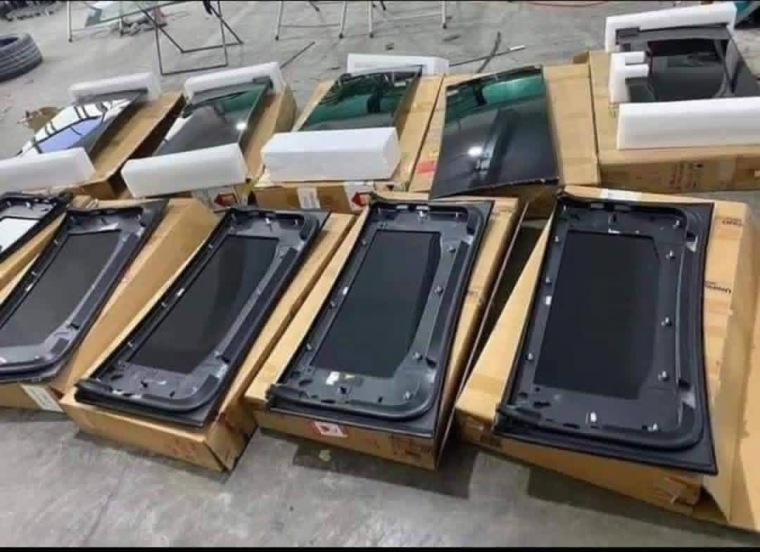 *********** ✅يتوفر لدينا جميع انواع زجاج السيارت وتبديل جميع انواع الزجاج المضلال ويتوفر لدينا جميع انواع السايد روف وال بنورما 
*********** بي وتساب ✅
الاصلي ونوعيه درجه اولى ✅
سليكون ضد الماء ✅
ضمان 3 سنوات من الوكيل مع وصل الضمان ✅
ويتوفر لدينا شد موقعي يعني نجيك ال باب بيتك او مكان عملك
مع ضمان الشغل والعمل الموقعي ✅
موقع المحلات ساحة الطيران بادارة أبو الشوش ✅
اهلا وسهلا بيكم ✅
