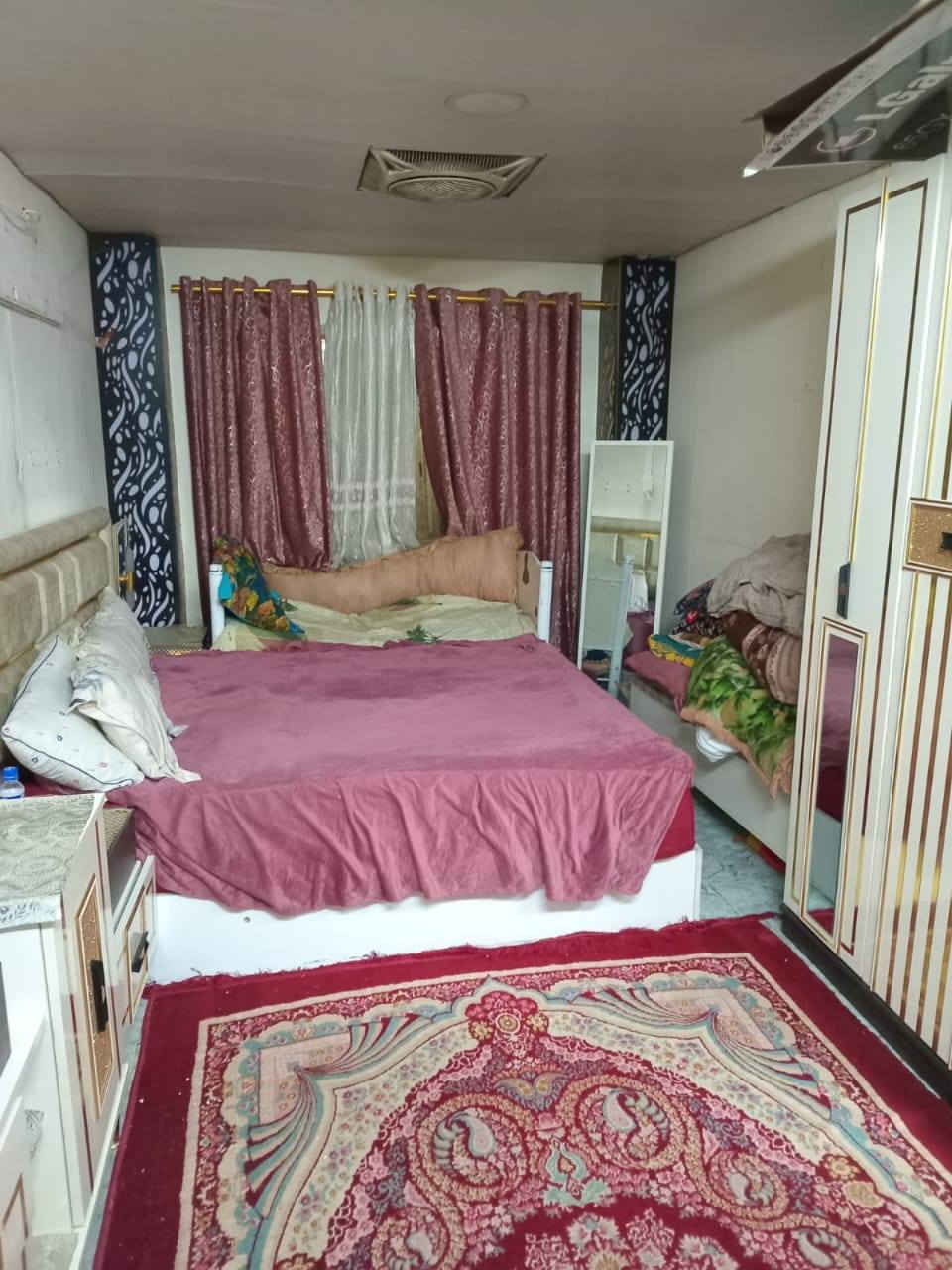 شقه طابق ارضي
بناء حديث غرفتين نوم +صاله+مطبخ نضام أمريكي +خدمات+مشتمل معزول وحد + العنوان مجمع سته اكتب تم يجيك السعر ***********
