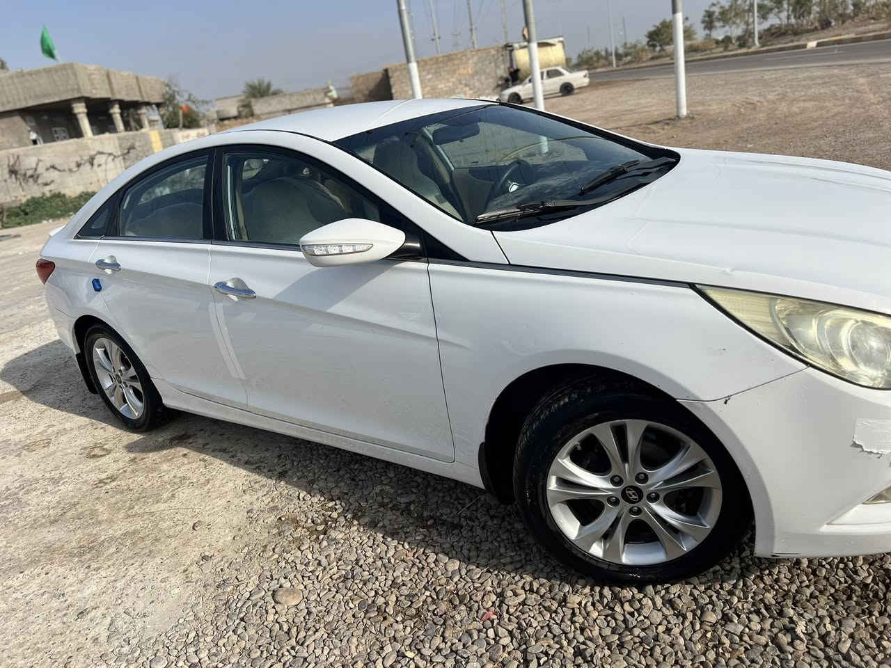 السلام عليكم 
سوناته 2012 بغداد دولي للبيع 
محرك 2400 مفتوح  كشر مكفول سونار مرفق
سياره حلوه وجاهزه مكانه صلاح الدين بلد 
***********
