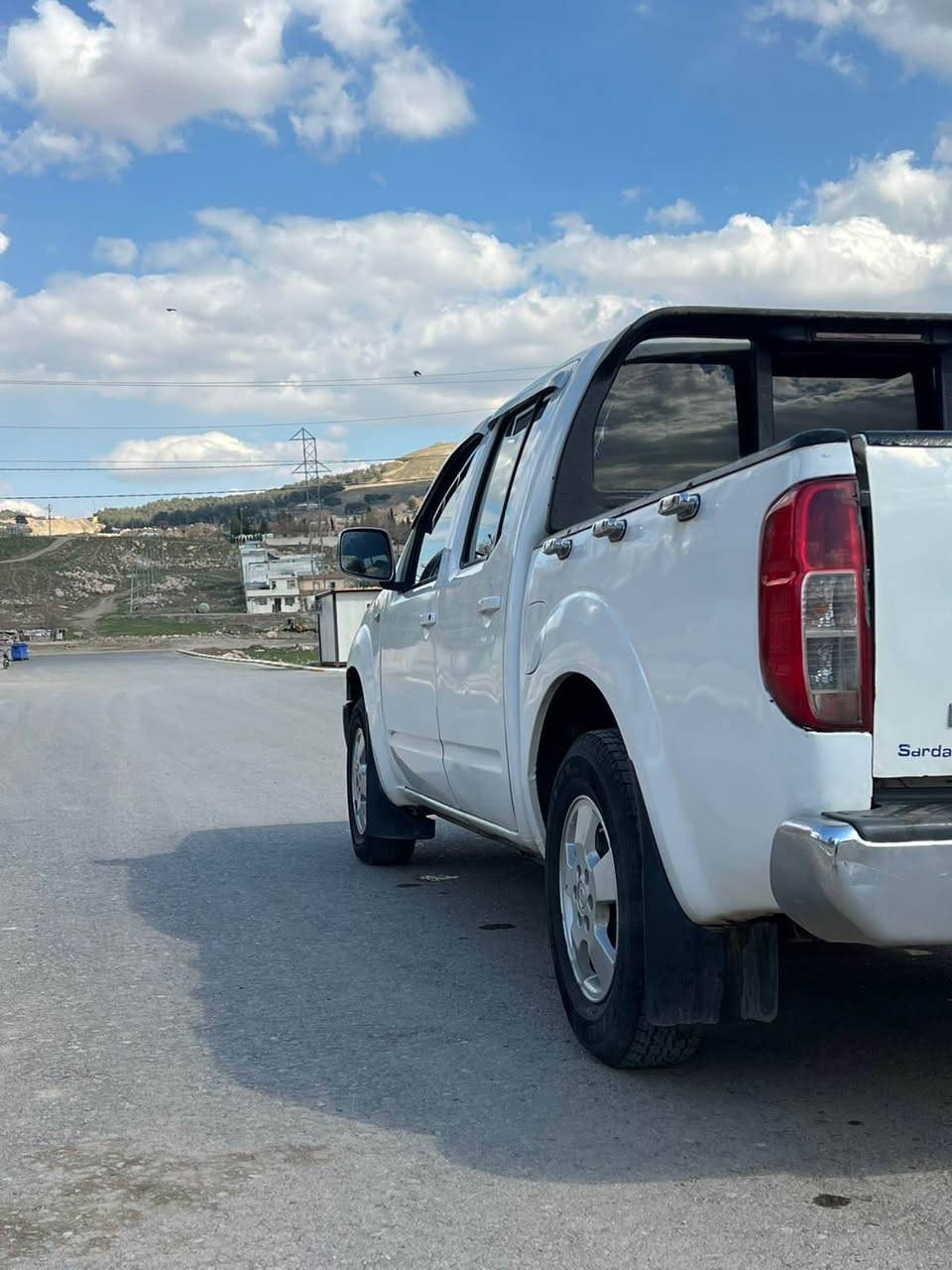 پێش هەمو شتێک سلاوی خوای گەورەلە هەمو لایەک نیسان نەڤارا مۆدێل٢٠٠٩ سەیارەکە کامل بۆیاخ کراوە بۆ جوانی  کارەبای کامل بەشەرت سەیارەکە مەکینەی تەشفید کراوە بەشەرتی ١٠ فیتەر  گێرو مەکینەو ئەکسل تەبریدی ساردو گەرم بەشەرت ٤ جام کارە بایە تازە پێشی داگیراوە  تونگو تۆلە  سەیارەکە هیمالی دۆستە سعرەکەشی ٧٥ مەعامەلەیەکی برایانە حەزت لەسەیارەکە بو دەس نانیم بەروتەوە لەخزمەتانام  بۆزانیاری زیاتر پێوەنی بکەن *********** السليمانية, العراق
