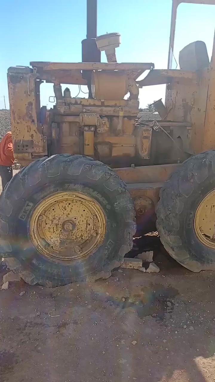 كريدر موديل 79 تخم تاير محرك كتر بلر كامل جاهز ما عده المضخه سجينه
رقم 0787 297 4652
