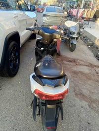 للبيع ماطور شحن موديل 2025 شرط شغال ما بي اي نقص  السعر 450 الف وبي مج...