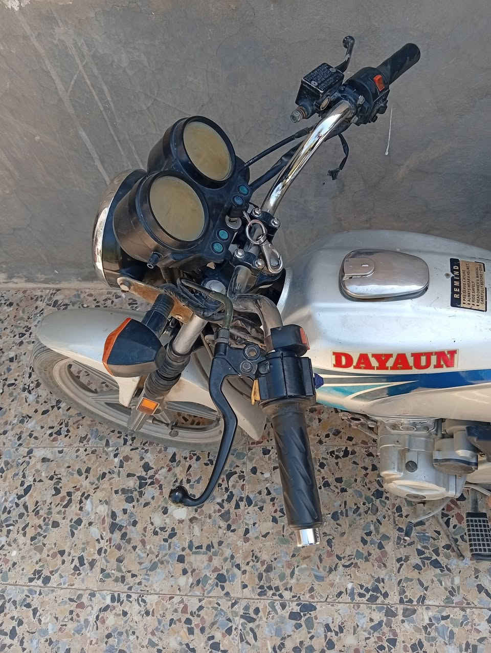 السلام عليكم 
دراجه دايون عظم للبيع موديل 2021 طالعه بل 2023اوراق اصولي الدراجه شغاله من كلشي كهربائيات سلف 
مكاني كربلاء الحسينيه مصطفى خان 
***********
