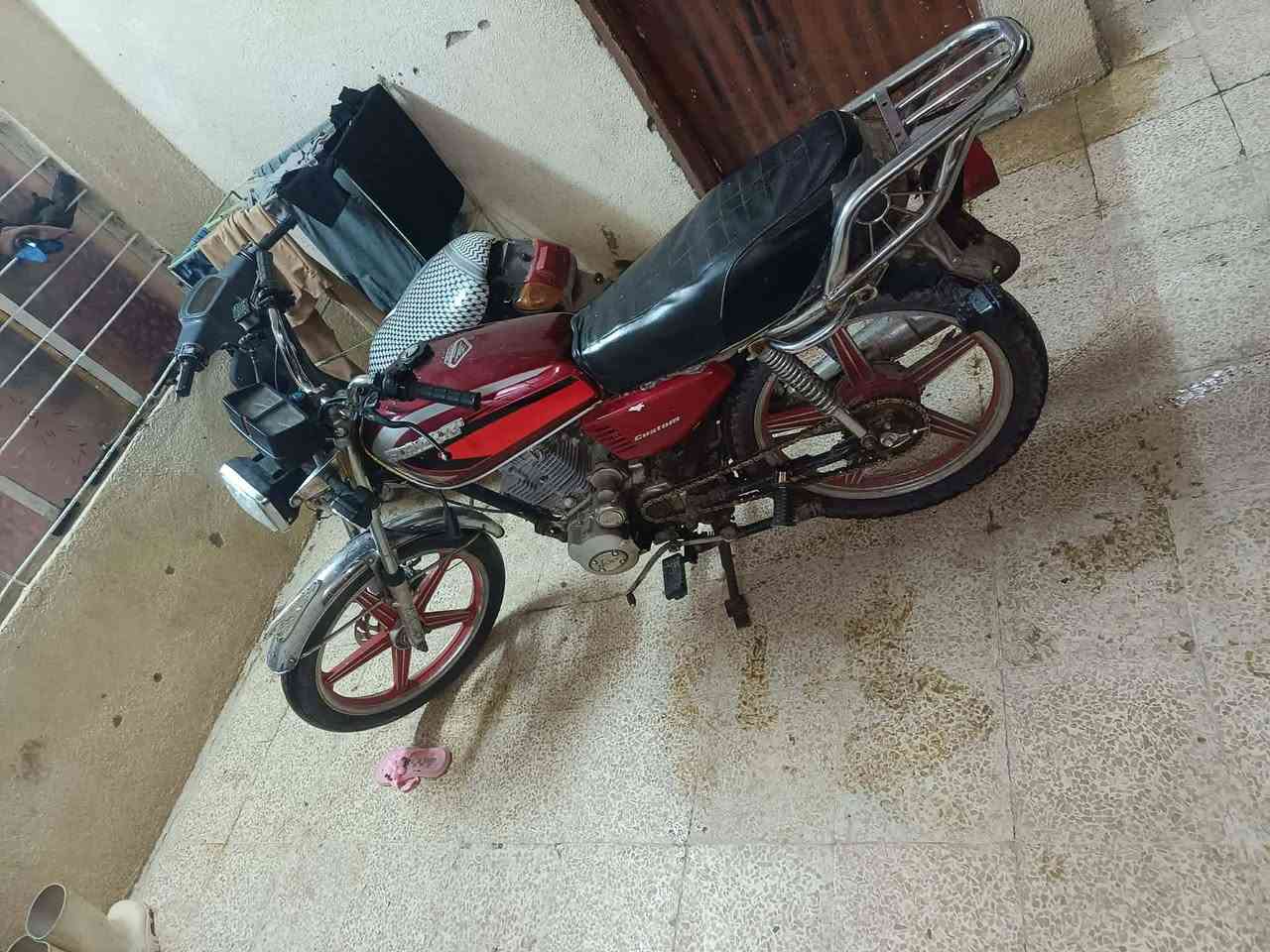 بارت عيتاني الاصلي 5تسعات 
سلف وايرمنيه كلها شغاله 
محرك مفتوح بس نظيف لادخن ولا صرف


**إذا كنت صاحب هذا الإعلان وتريد حذفه لأي سبب، رجاءا أرسل رسالة إلى الدعم الفني**