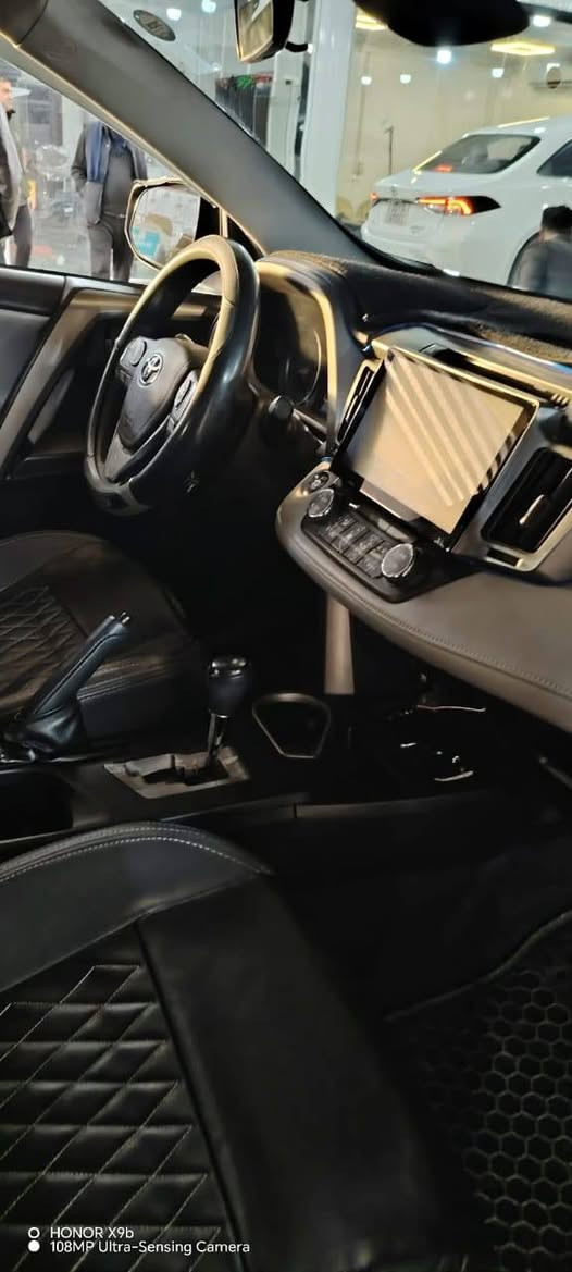 سلام علیکم تویوتا راف فور مودیل 2018 لون اسود سنویه جدیده ضررها بس شبر بارد بلــ صندوك و شبر بارد بونید محرك و كیر بشرط فول مواصفات سعرها 188وبیها مجال ***********
