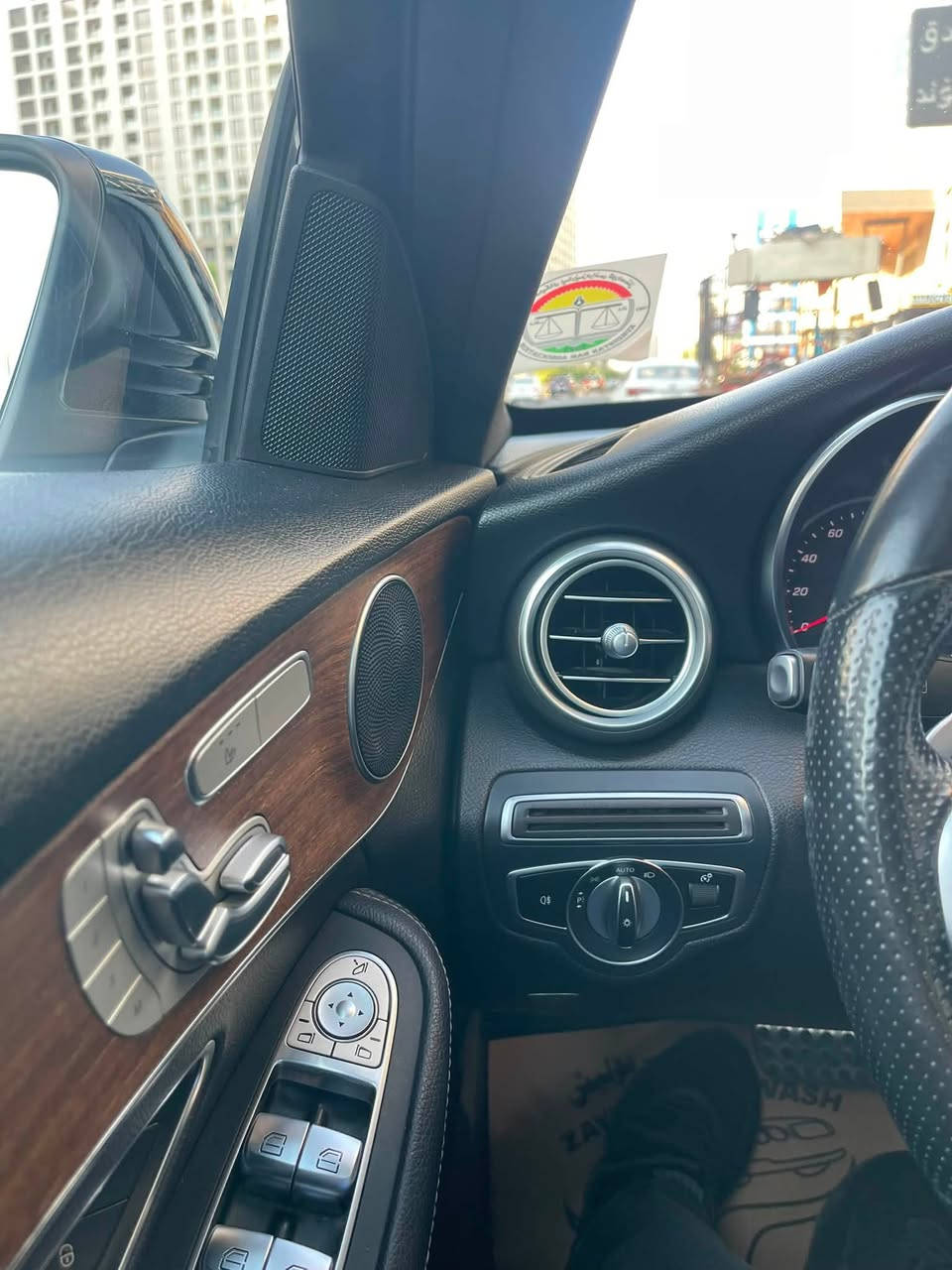 مرسدس C300  موديل 2020 رقم اربيل حادث فقط جاملغ امامي بدون ارباك مواصفات ام جي ماشيه 73 
مكان بغداد شارع فلسطين
سعر 250 ورقه بيها مجال جدا بسيط
 
***********
***********
