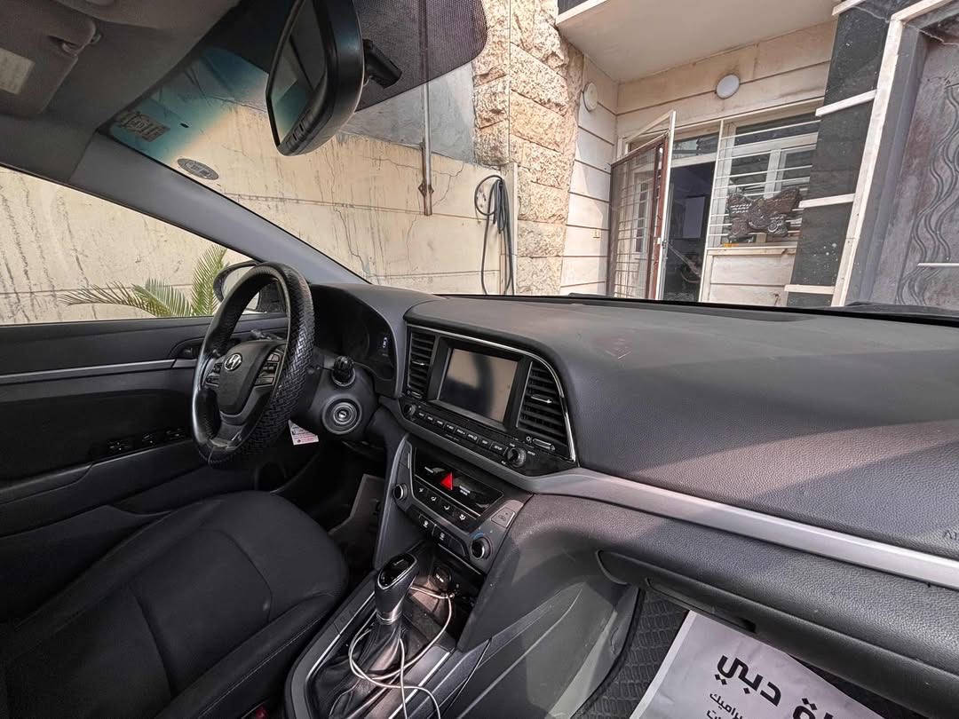 السلام عليكم النترا 2018 وارد امريكي رقم اربيل الجديد
ماشية تقريبا 144 ميل 

ضربتها صفحة سايق و بنيد من امريكا 

و هنا بالعراق  بجم عكس السايق

شاصي سحب   

كير محرك كفالة عامة 

تحكمات ستيرن صفحتين 

اشارة بالمري 

تايرات جديدة ((اثنين)) 

راديتر جديد

تدفئة + تبريد 

لايت ابيض ليد مو زنون بعده بالضمان مالته 

 كاميرا خلفية 

ابل كار بلي + سامسونغ 

كشنات قماش مو جلد 

مكان السيارة : بغداد - العامرية 

السعر المطلوب 108$ و بي مجال للناس الطيبة 

***********
