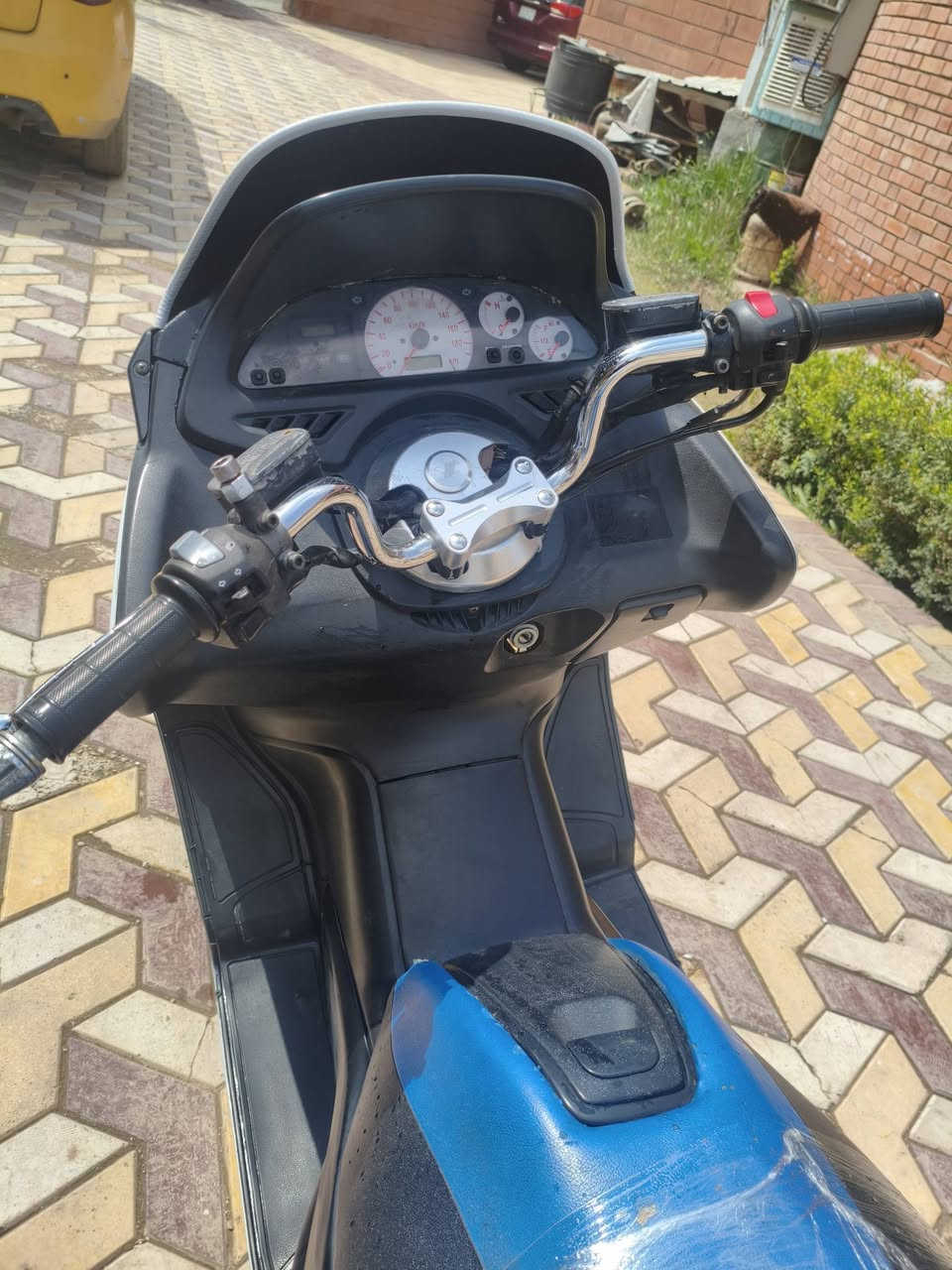 سلام عليكم 
دراجه تي ماكس 2007
كزوز  رياضي دراجه فول 
سعر 15 ورقه وبيه مجال 
اتصال ***********
