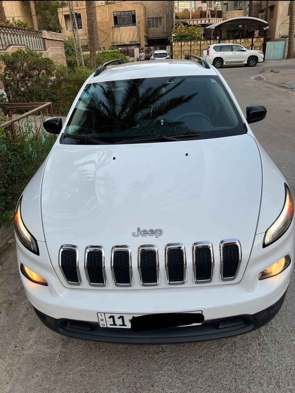 جيب بزون سبورت ٢٠١٦
داخلة كلين بدون ايرباك بس دعاميه خلفيه ونفسها مرجعه.
رقم بغداد 
 باسمنه السنوية تحويل شوكت متريد 
محرك مبدل جديد لوك جدا نضيف 
بغداد الزعفرانيه رقم ***********
السعر  ١٦  مليون وبيها مجال للشراي
