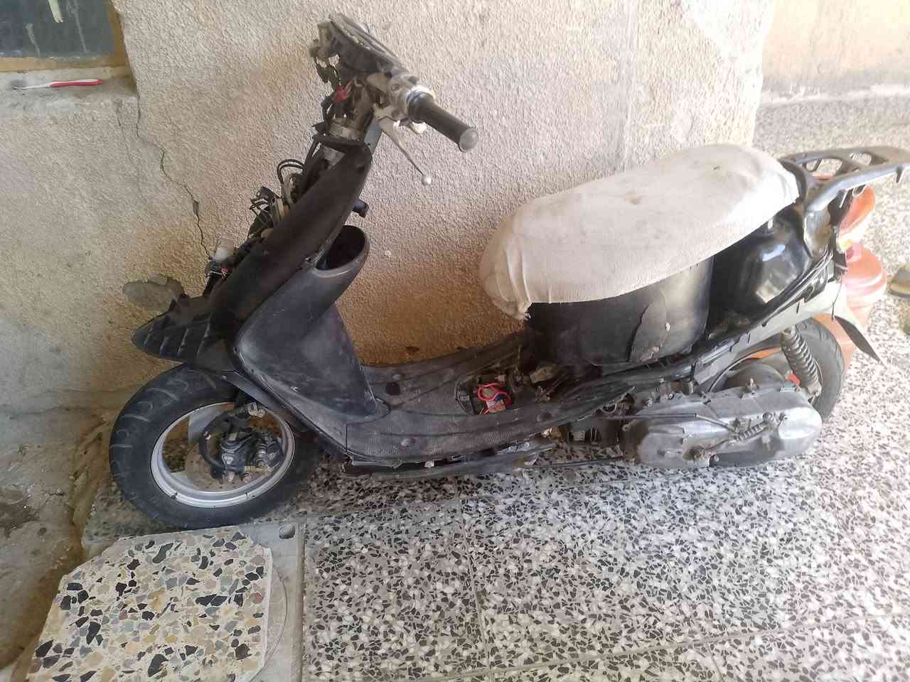سلام عليكم شونكم شباب عندي دراجه للبيع دراجه 60 شغاله سلف هندر كهربايات تشغاله للبيع السعر 85 وبيه مجال هواي والي يريده يجي خاص ويدلل الرقم ***********
